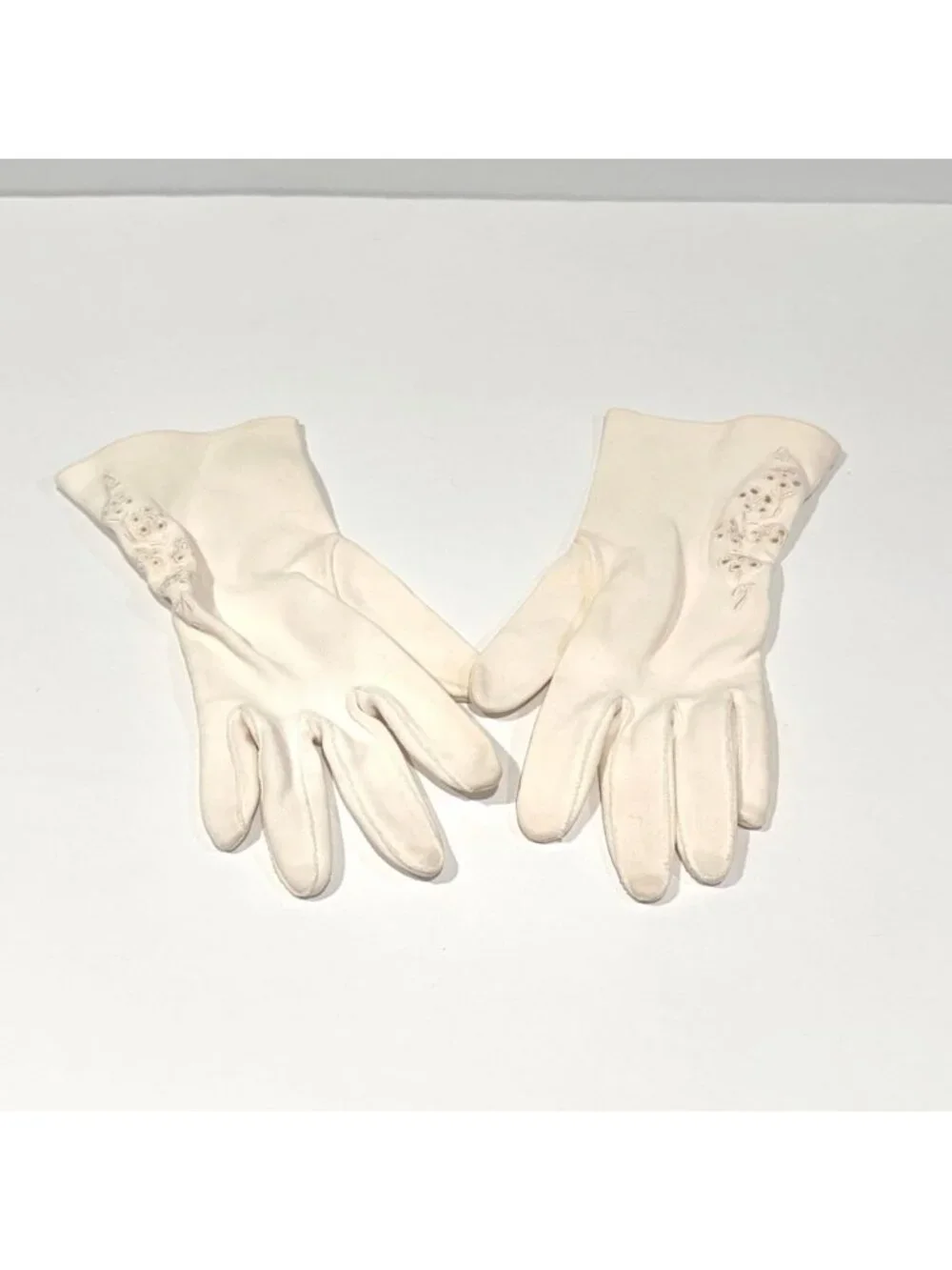 Vintage Off White Cream Floral Eyelet Formal Kid Gloves